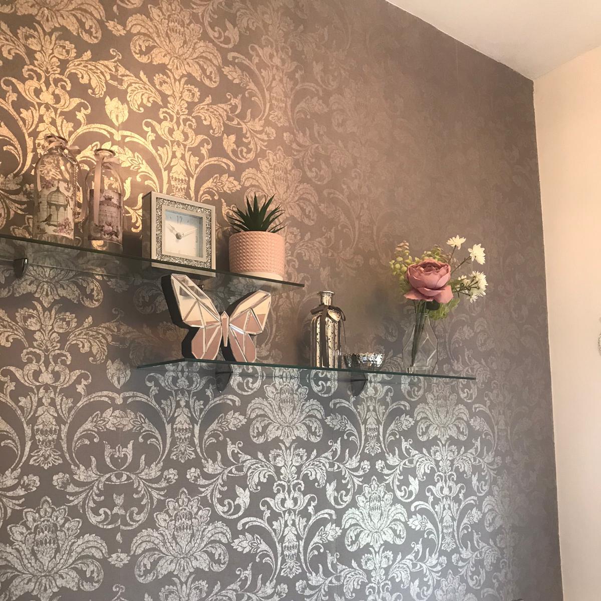 shelves with decorations in hair salon